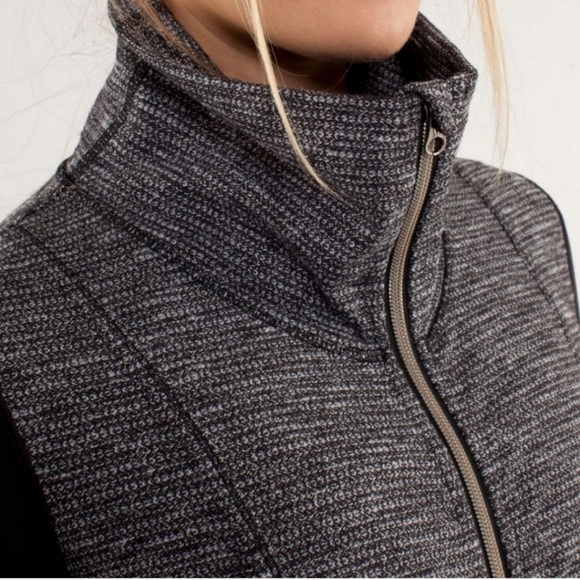 Lululemon Daily Yoga Jacket Size 6 - Picture 4 of 9